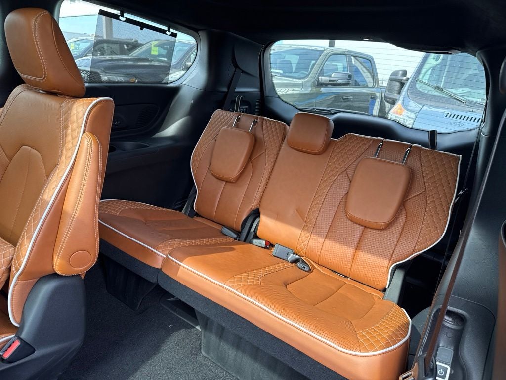 2024 Chrysler Pacifica Pinnacle AWD