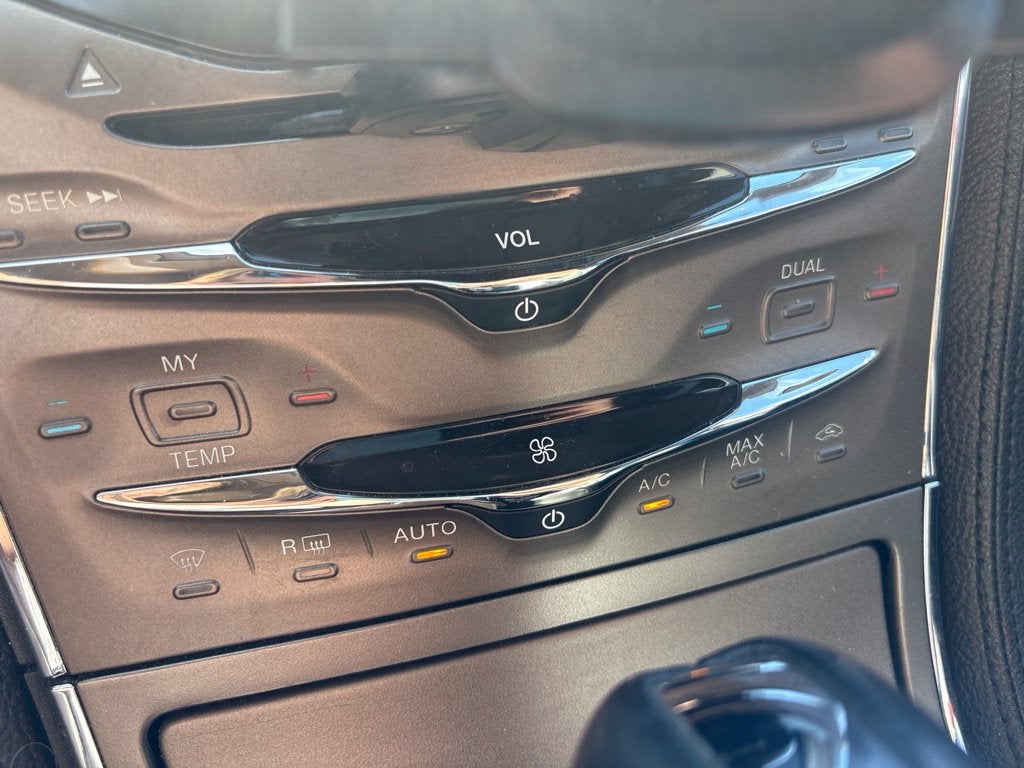 2015 Lincoln MKX Base