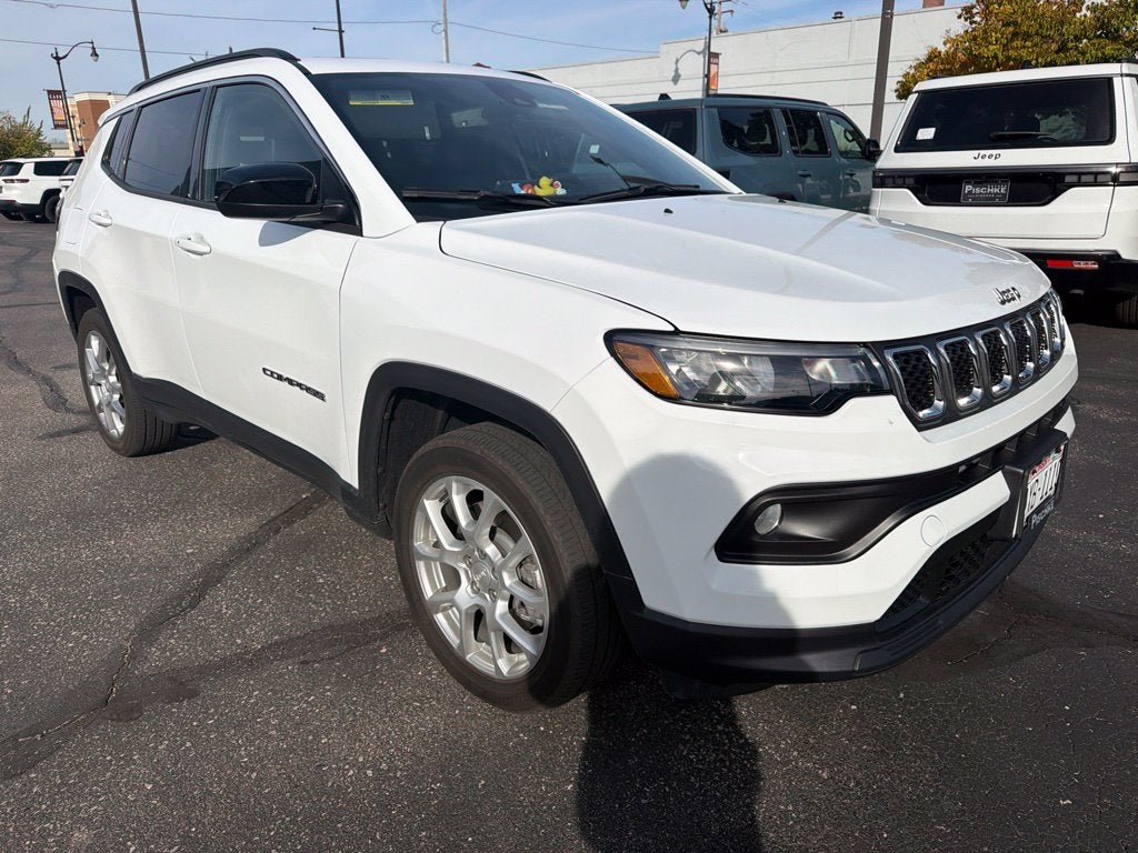 2023 Jeep Compass Latitude Lux FWD