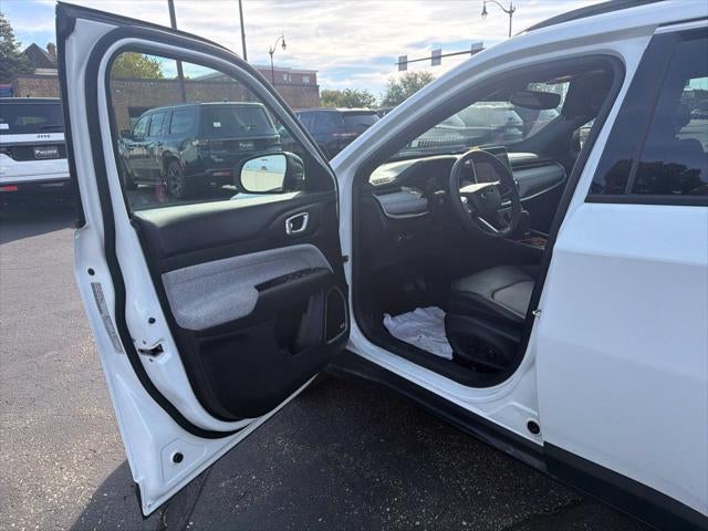 2023 Jeep Compass Latitude Lux FWD