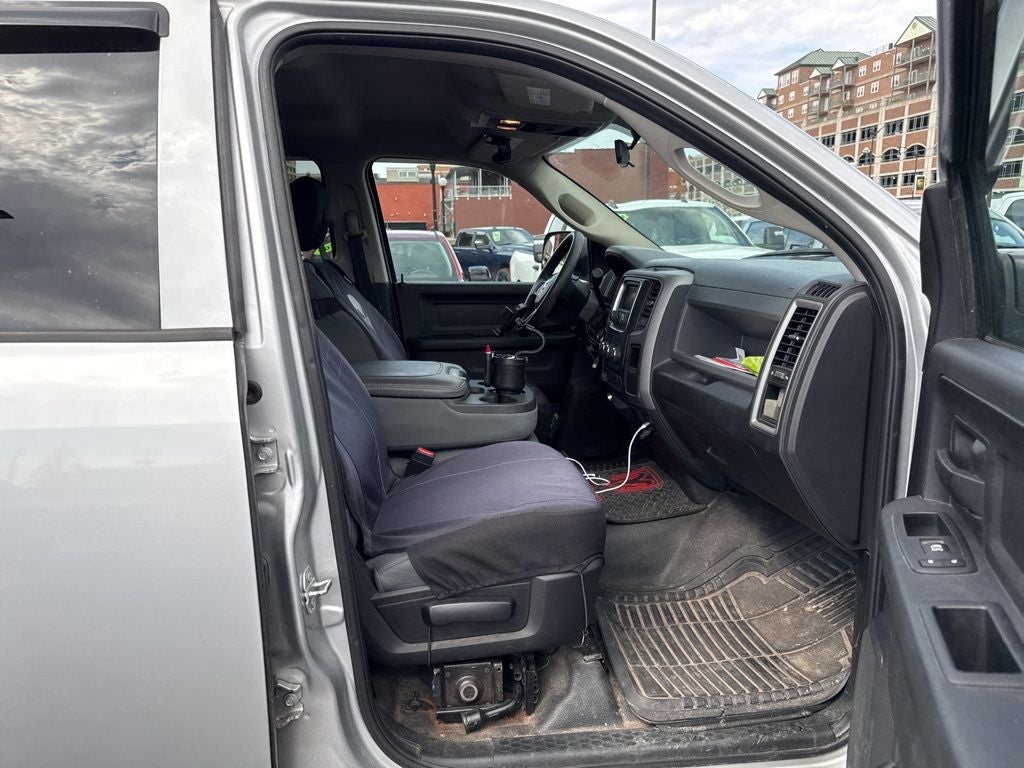 2017 RAM 2500 Tradesman Crew Cab 4x4 6'4' Box