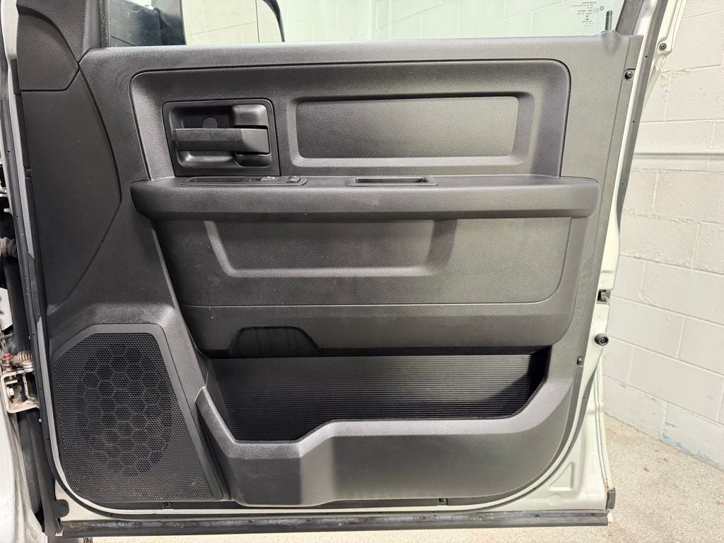 2017 RAM 2500 Tradesman Crew Cab 4x4 6'4' Box