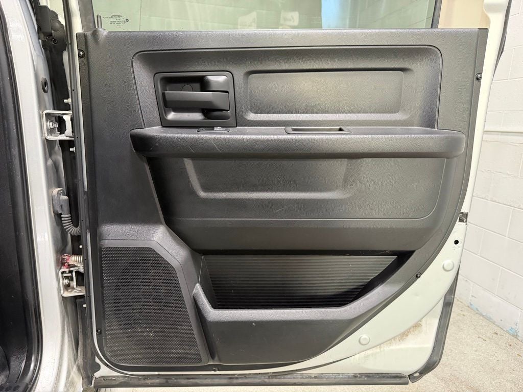 2017 RAM 2500 Tradesman Crew Cab 4x4 6'4' Box