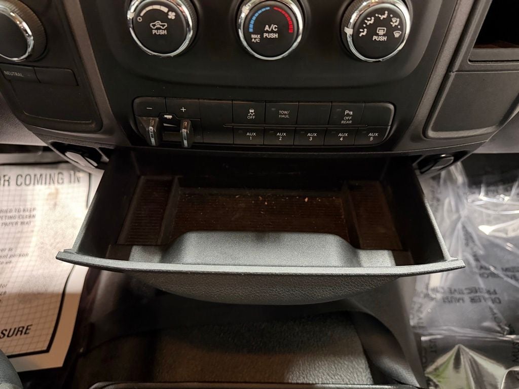 2017 RAM 2500 Tradesman Crew Cab 4x4 6'4' Box