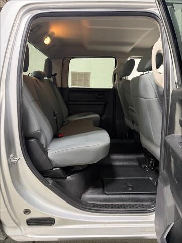 2017 RAM 2500 Tradesman Crew Cab 4x4 6'4' Box