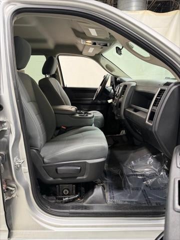 2017 RAM 2500 Tradesman Crew Cab 4x4 6'4' Box