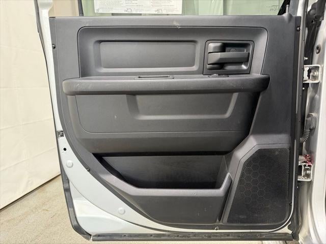 2017 RAM 2500 Tradesman Crew Cab 4x4 6'4' Box