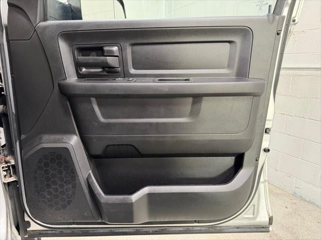 2017 RAM 2500 Tradesman Crew Cab 4x4 6'4' Box
