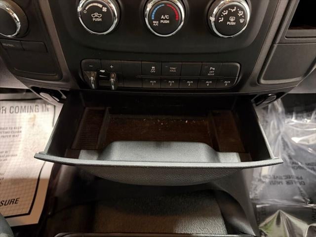 2017 RAM 2500 Tradesman Crew Cab 4x4 6'4' Box