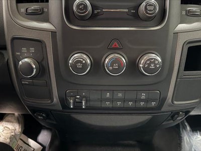2017 RAM 2500 Tradesman Crew Cab 4x4 6'4' Box