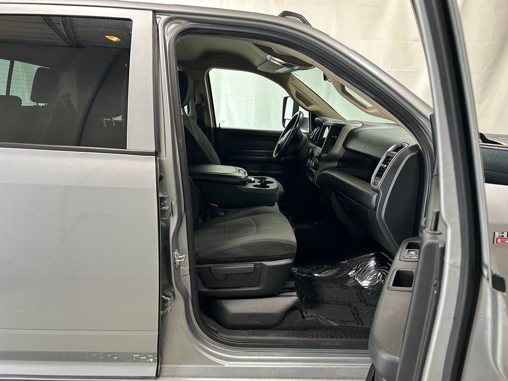 2020 RAM 2500 Tradesman Crew Cab 4x4 6'4' Box