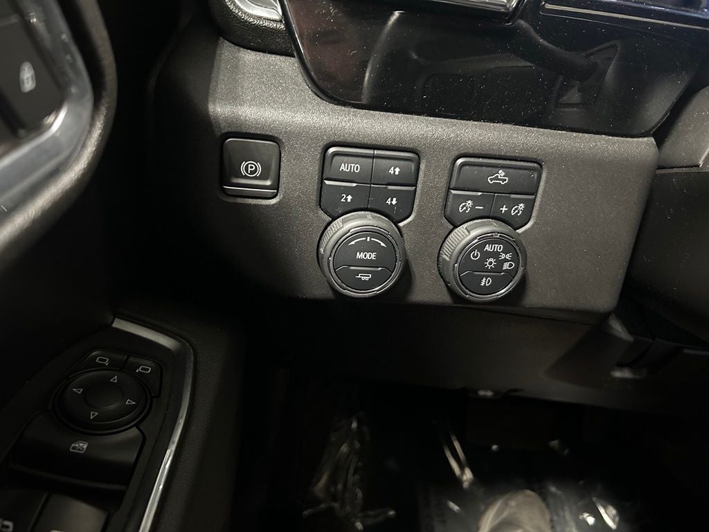 2023 Chevrolet Silverado 1500 4WD Crew Cab Short Bed LT Trail Boss