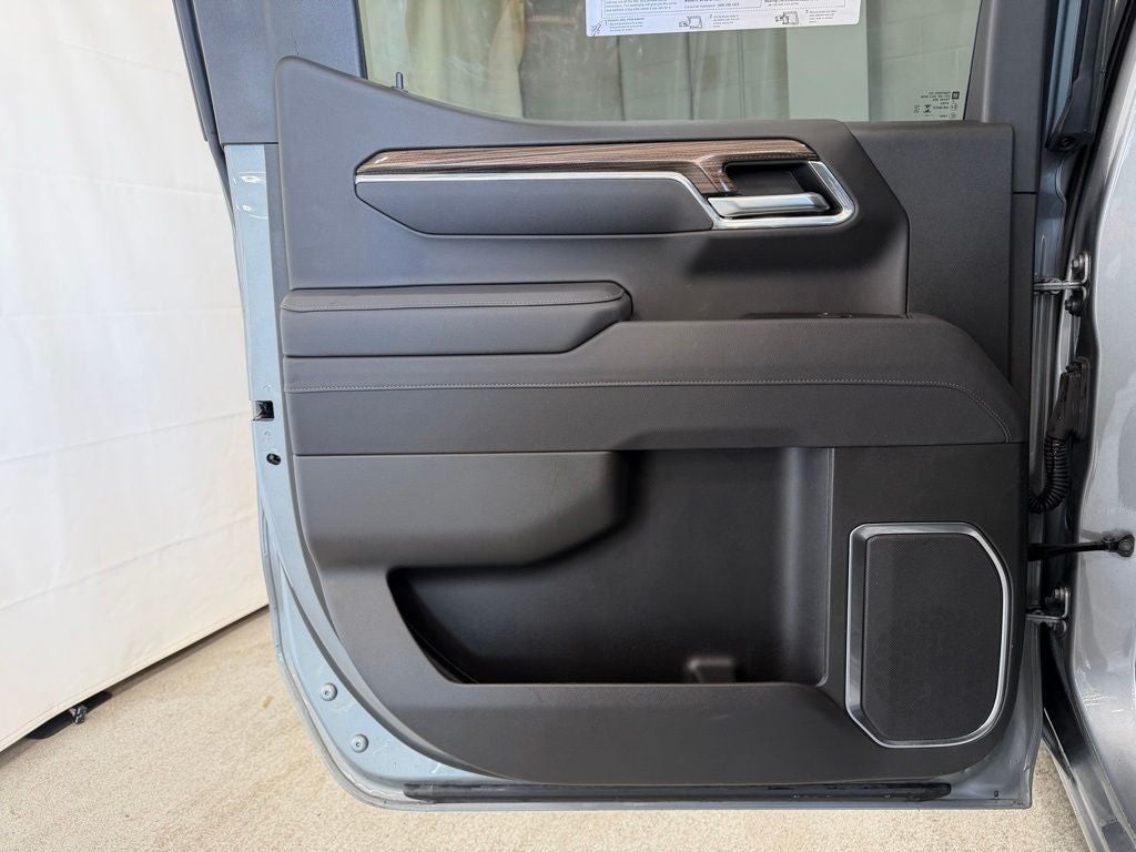 2025 Chevrolet Silverado 1500 4WD Crew Cab Short Bed LT with 2FL