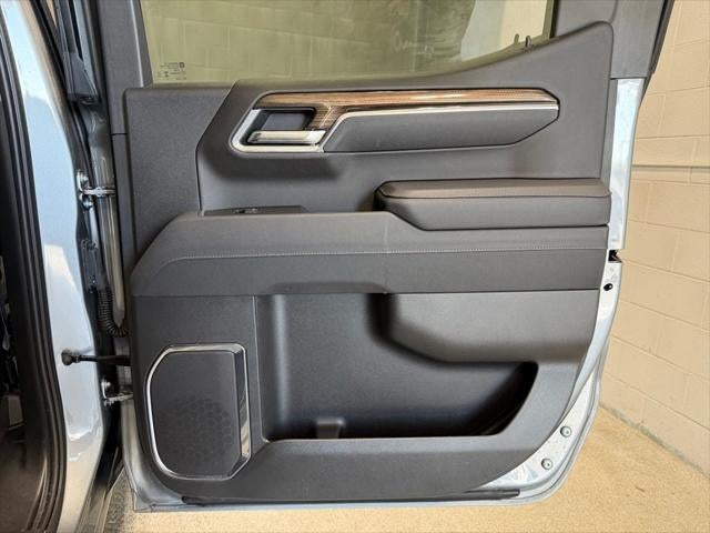 2025 Chevrolet Silverado 1500 4WD Crew Cab Short Bed LT with 2FL