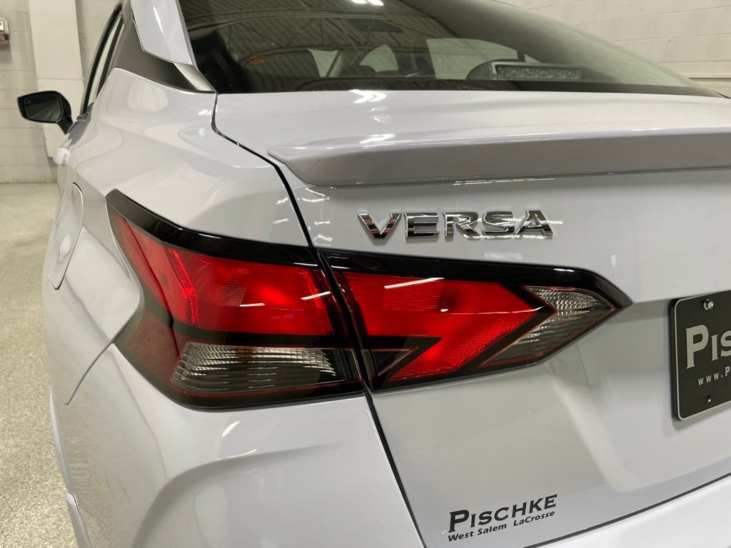 2025 Nissan Versa 1.6 SR