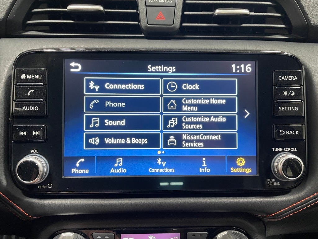 2025 Nissan Versa 1.6 SR