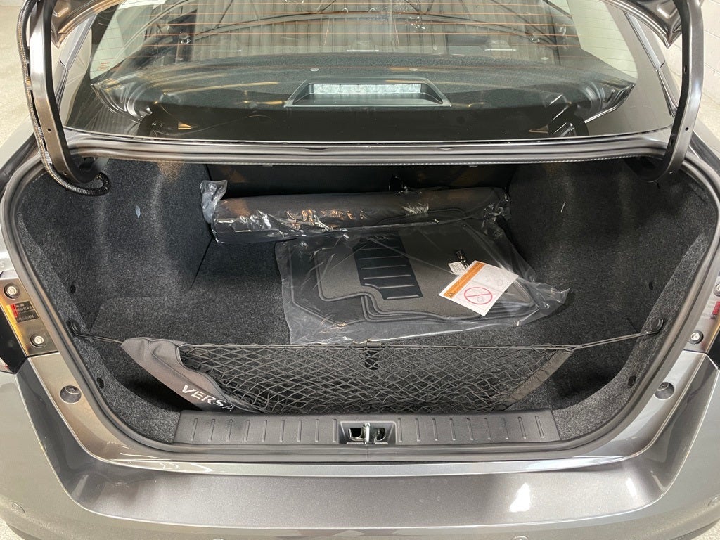 2025 Nissan Versa 1.6 SR