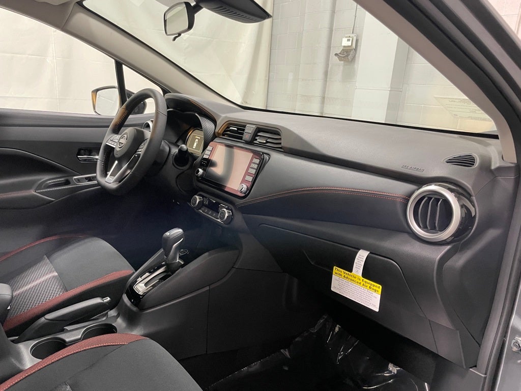 2025 Nissan Versa 1.6 SR