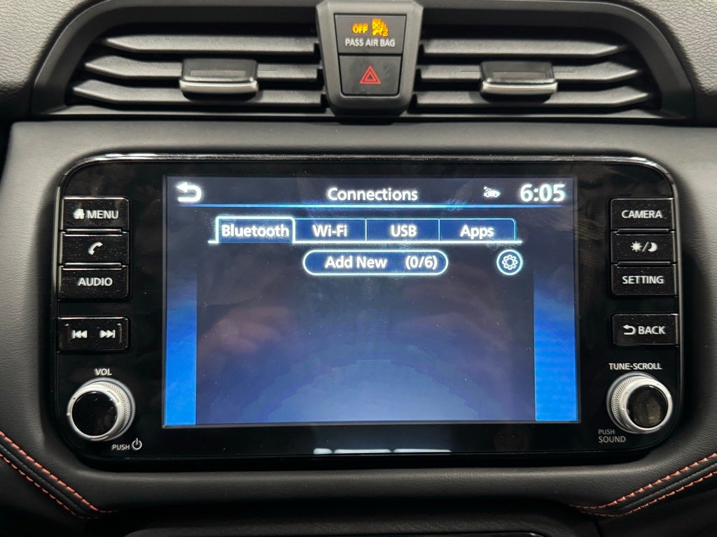 2025 Nissan Versa 1.6 SR