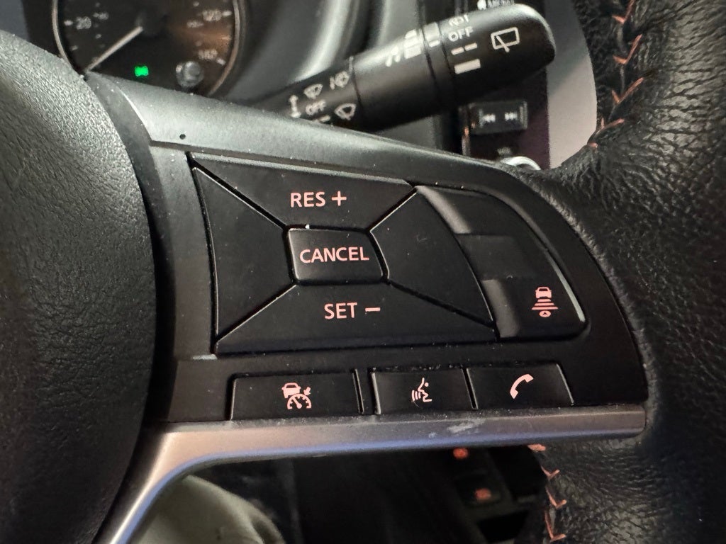 2023 Nissan Kicks SR Xtronic CVT