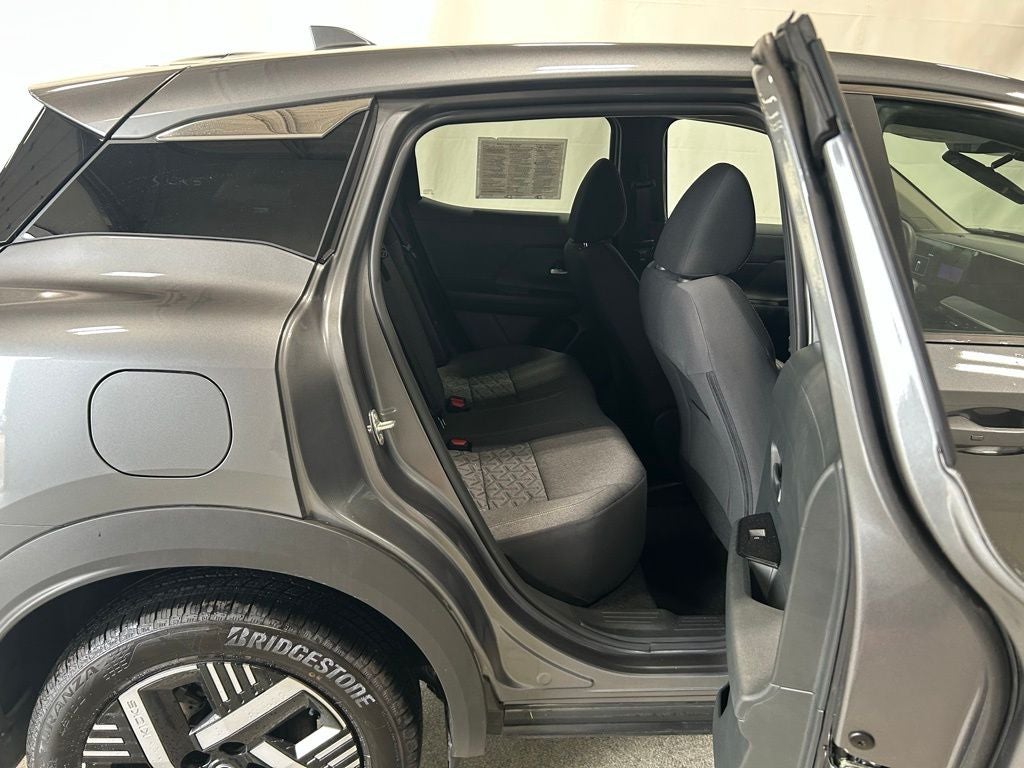 2025 Nissan Kicks SV FWD