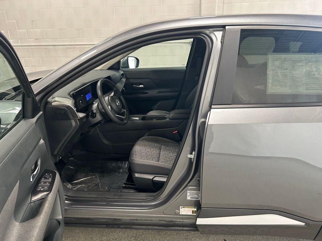 2025 Nissan Kicks SV FWD