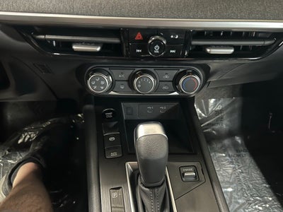 2025 Nissan Kicks SV FWD