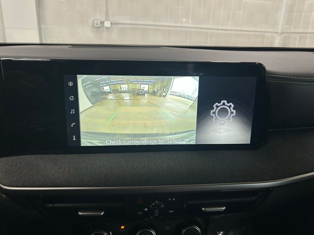 2025 Nissan Kicks SV FWD