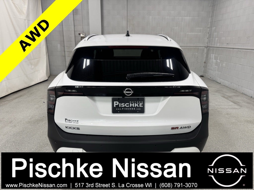 2026 Nissan Kicks SR