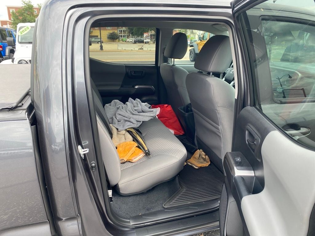 2022 Toyota Tacoma SR5 V6