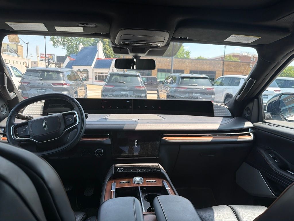 2025 Lincoln Navigator Black Label