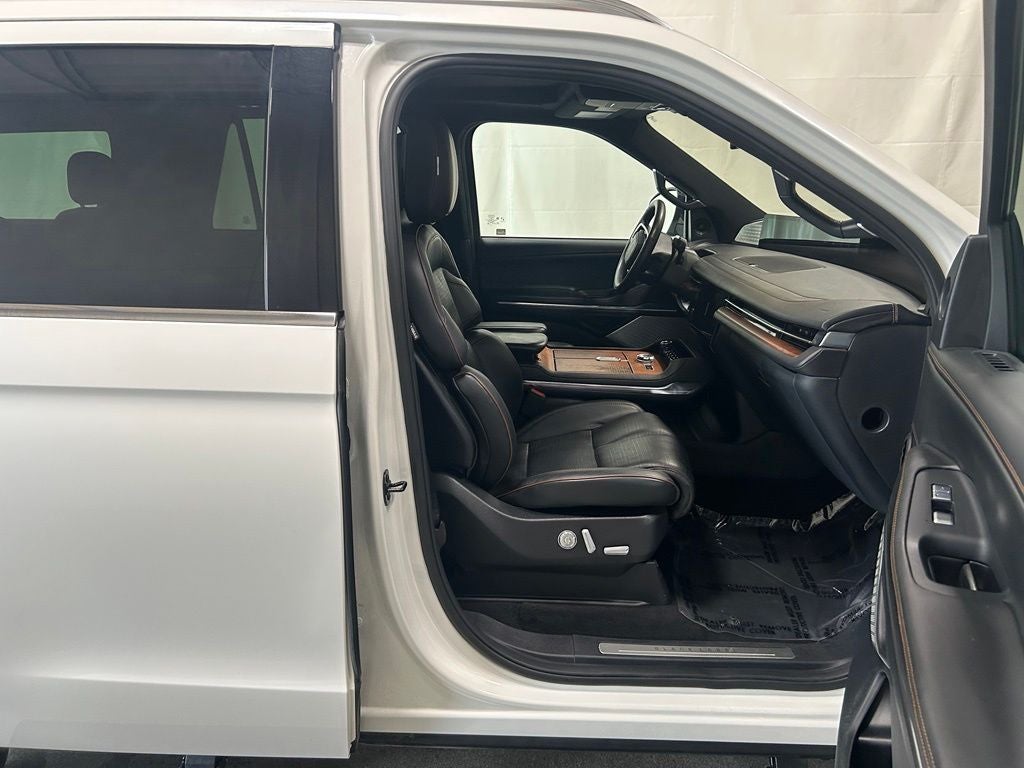 2025 Lincoln Navigator Black Label