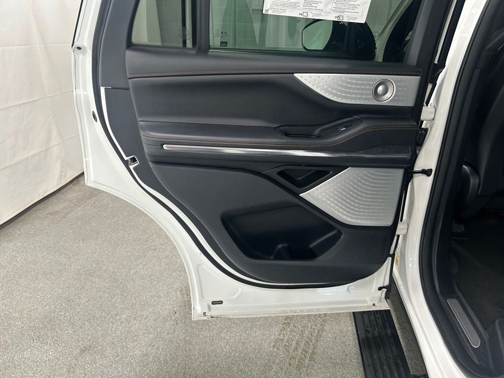 2025 Lincoln Navigator Black Label