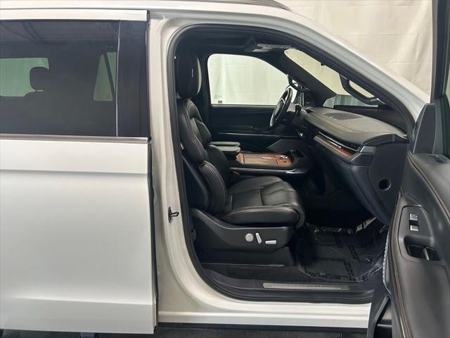 2025 Lincoln Navigator Black Label