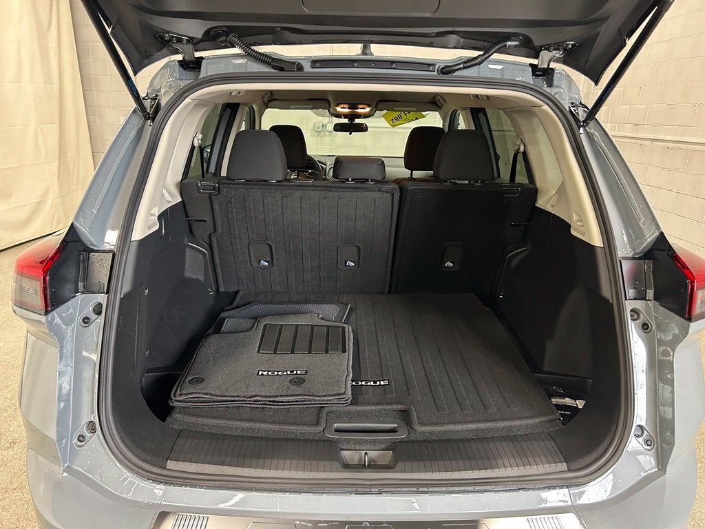 2027 Nissan Rogue SV