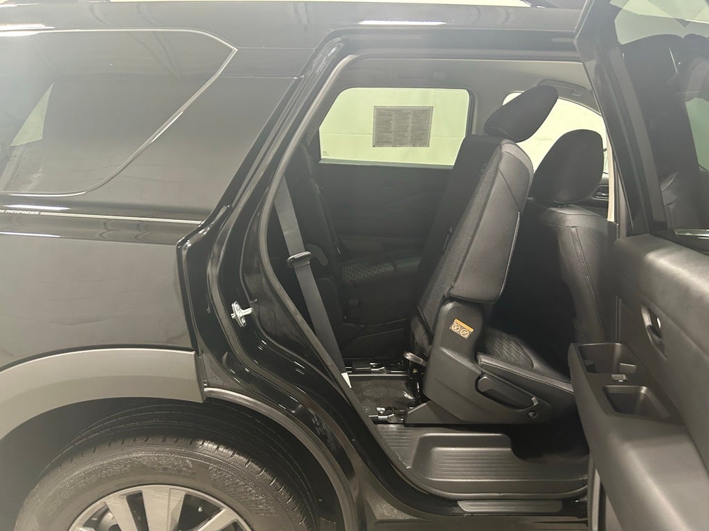 2024 Nissan Pathfinder SV 4WD