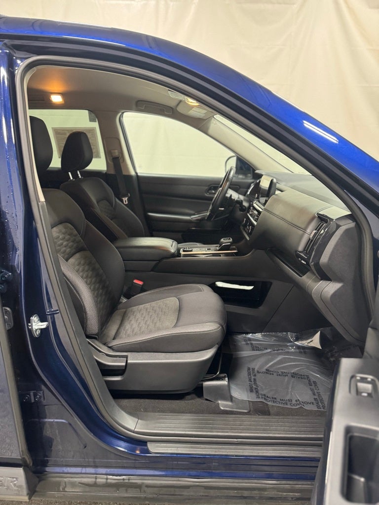 2024 Nissan Pathfinder SV 4WD