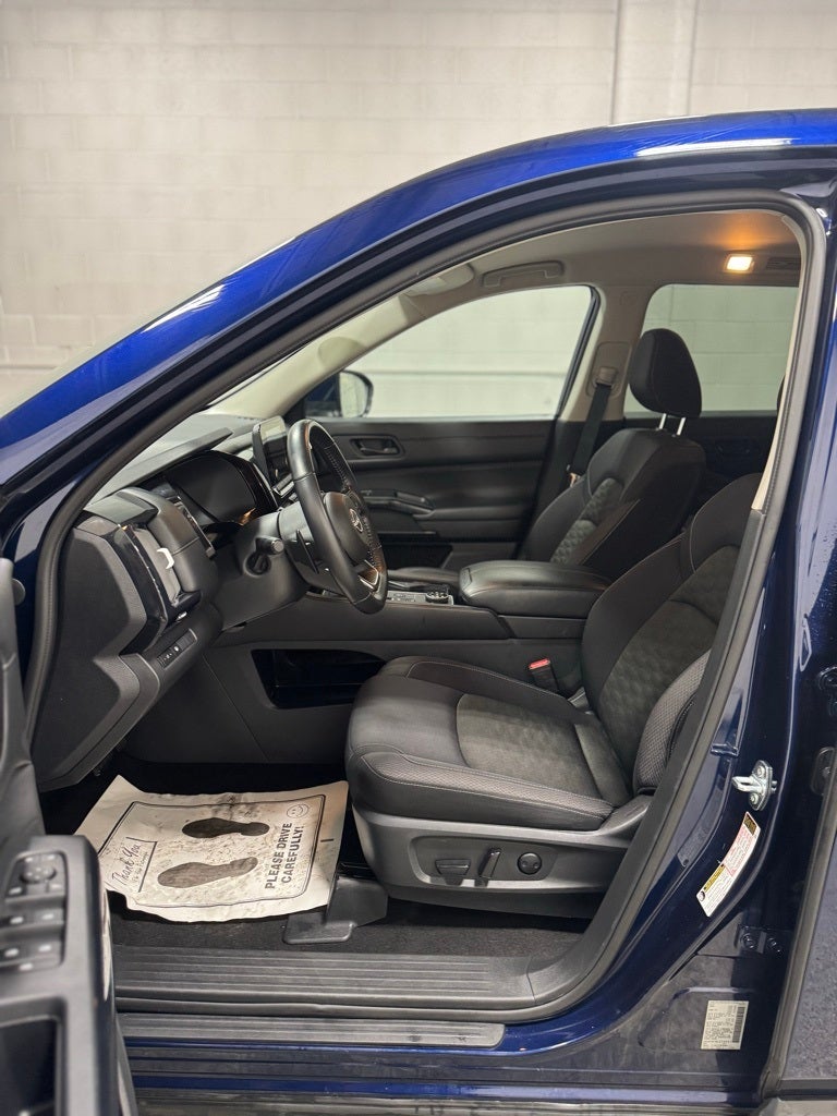 2024 Nissan Pathfinder SV 4WD