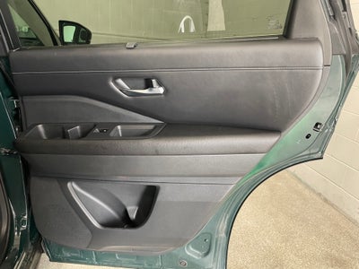 2022 Nissan Pathfinder SL 4WD