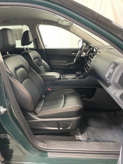 2022 Nissan Pathfinder SL 4WD