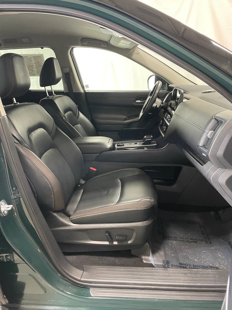 2022 Nissan Pathfinder SL 4WD