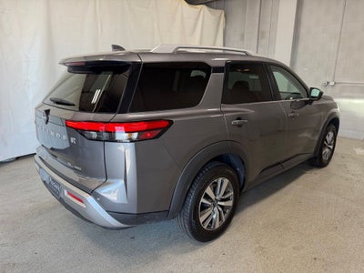 2025 Nissan Pathfinder SL 4WD