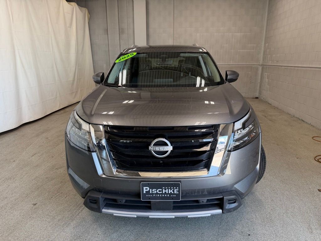 2025 Nissan Pathfinder SL 4WD