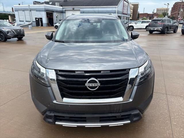 2025 Nissan Pathfinder SL 4WD