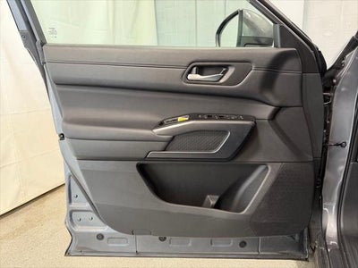 2025 Nissan Pathfinder SL 4WD