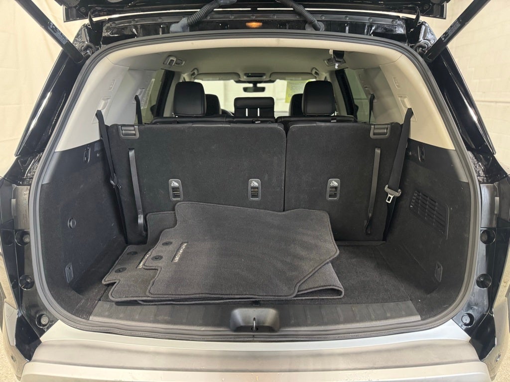 2025 Nissan Pathfinder SL 4WD