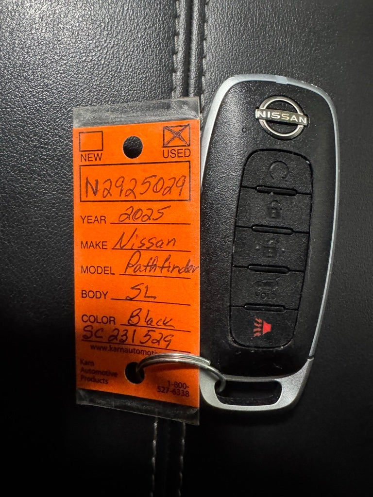 2025 Nissan Pathfinder SL 4WD