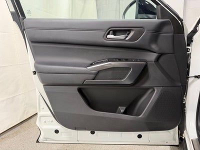 2023 Nissan Pathfinder SL 4WD