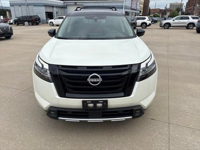 2023 Nissan Pathfinder SL 4WD
