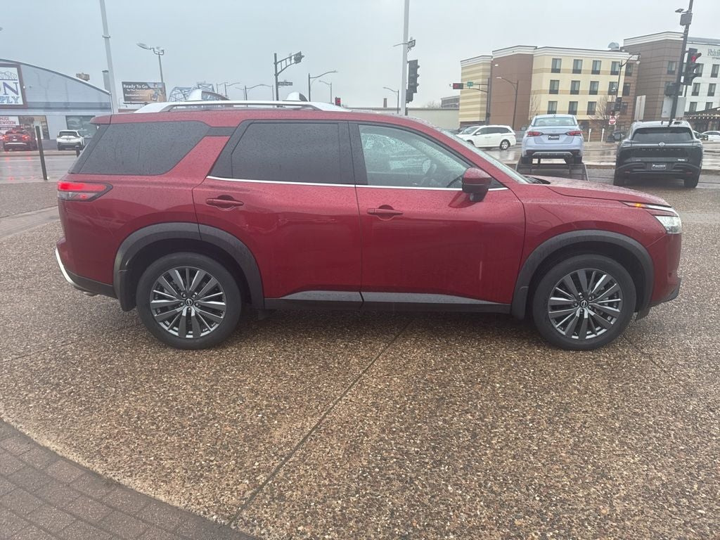2024 Nissan Pathfinder SL 4WD
